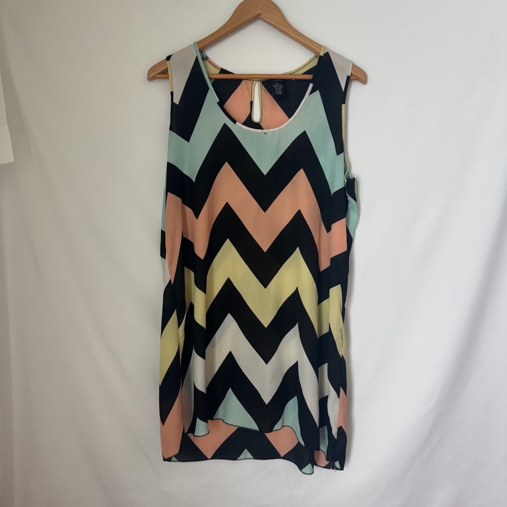 Rue21 Multicolor Chevron Top